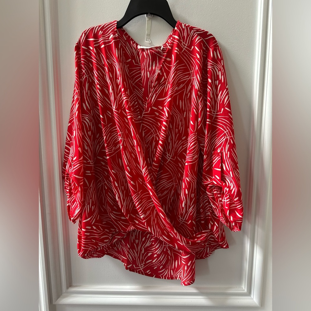 NWT Lush Red and White Patterned Faux Wrap Blouse with Tab-Sleeves Size L